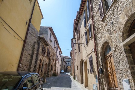 Bilocale via Borgo Nuovo 41, Centro, Todi