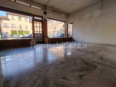 Attività commerciale in Affitto