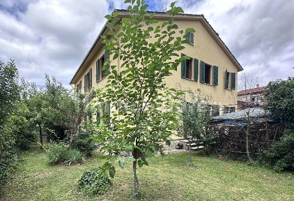 Appartamento via Ugo Foscolo, Centro, Città di Castello
