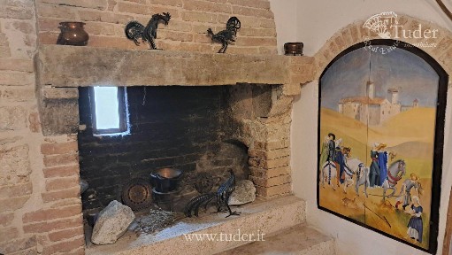 Gualdo Cattaneo, Via dei Castelli