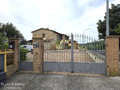 Quadrilocale via Elio Vittorini 5, Chiugiana La Commenda, Corciano