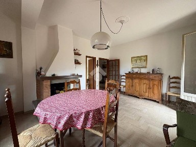 Quadrilocale via Foscolo, Centro, Gubbio