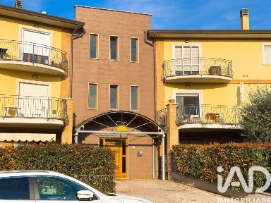 Trilocale via Lago di Garda 28, Bastia Umbra