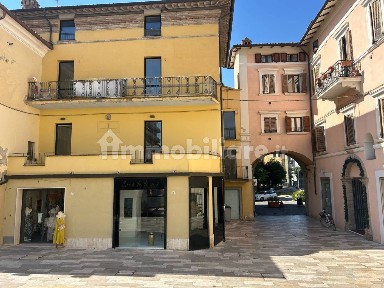 Trilocale piazza Giuseppe Mazzini 76, Bastia, Bastia Umbra
