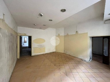 Locale commerciale in Affitto