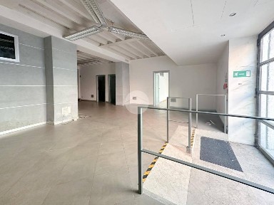 Locale commerciale in Affitto