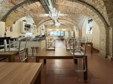 Locale commerciale in Affitto