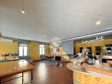 Locale commerciale in Affitto