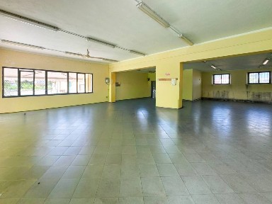 Locale commerciale in Affitto