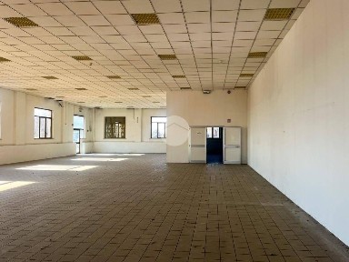 Locale commerciale in Affitto