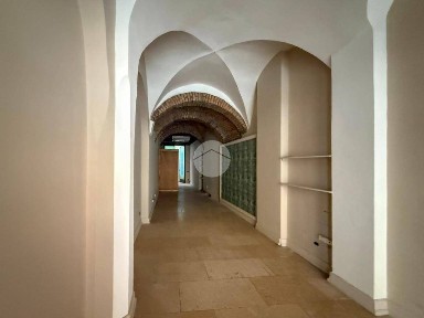 Locale commerciale in Affitto