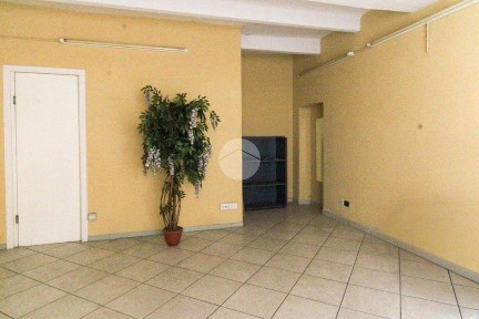 Locale commerciale in Affitto