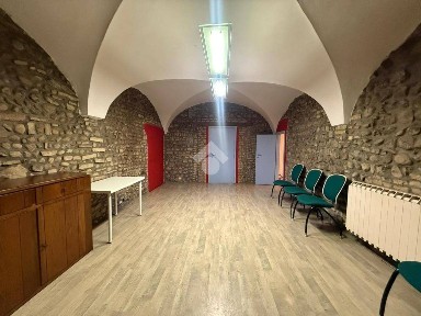 Locale commerciale in Affitto
