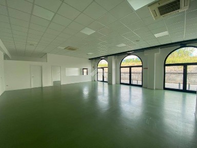 Locale commerciale in Affitto