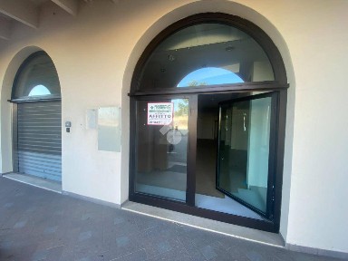 Locale commerciale in Affitto