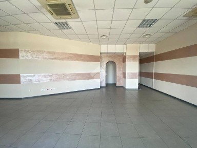 Locale commerciale in Affitto