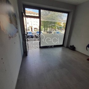 Locale commerciale in Affitto