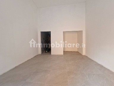 Locale commerciale in Affitto