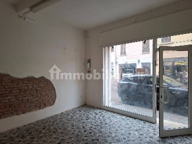 Attività commerciale in Affitto