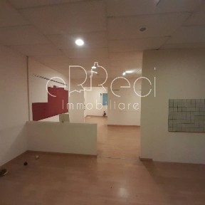 Locale commerciale in Affitto