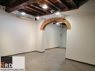 Locale commerciale in Affitto