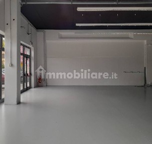 Locale commerciale in Affitto