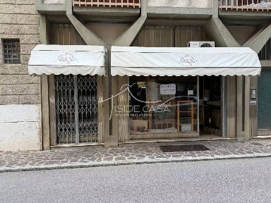 Locale commerciale in Affitto