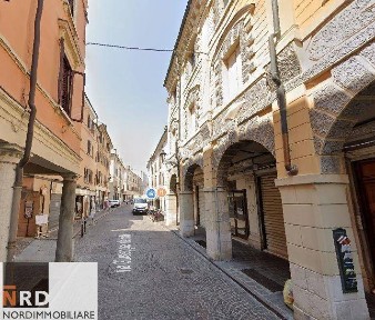 Locale commerciale in Affitto