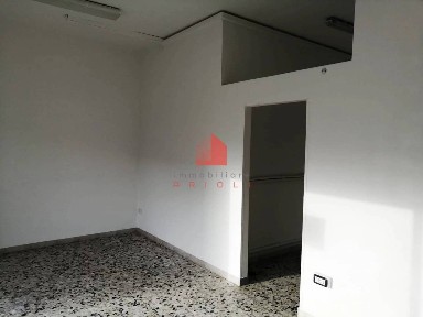 Locale commerciale in Affitto