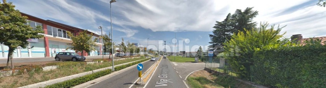Locale commerciale in Affitto