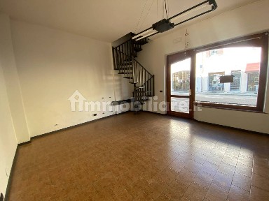 Locale commerciale in Affitto