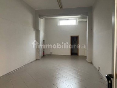 Locale commerciale in Affitto