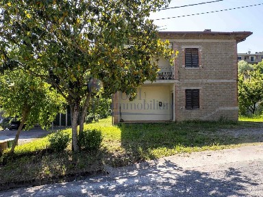 Trilocale via perugina 44, Collazzone 44, Centro, Collazzone