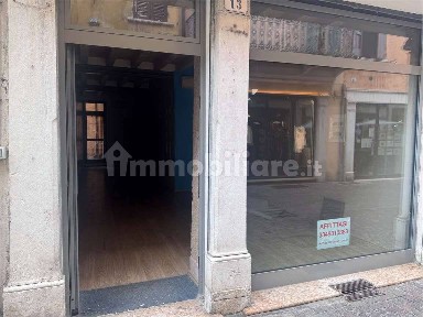 Locale commerciale in Affitto
