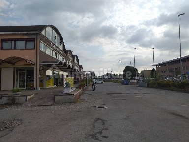 Negozio - Locale commerciale in Affitto