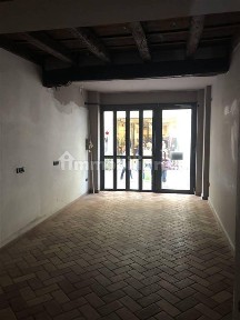 Locale commerciale in Affitto