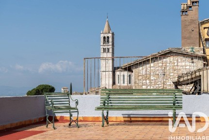 Quadrilocale via Borgo Aretino 49, Centro Storico, Assisi
