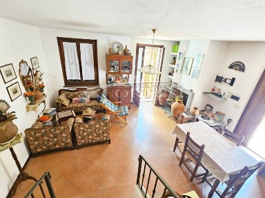 Quadrilocale ottimo stato, su più livelli, Pietralunga