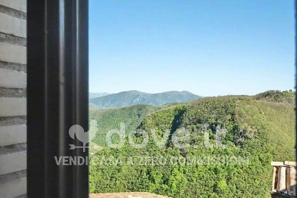 Quadrilocale frazione Agliano 3, Campello sul Clitunno