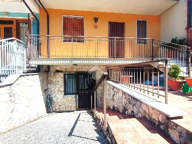 Villa a schiera via Lauri 93, Sala, Serino