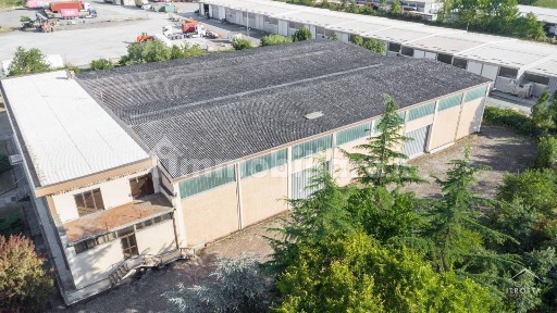 Capannone in Vendita