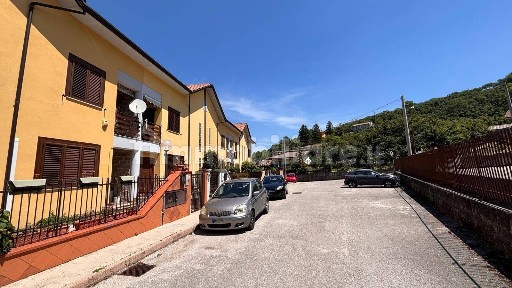 Villa a schiera via Villa Carlo 51, Contrada