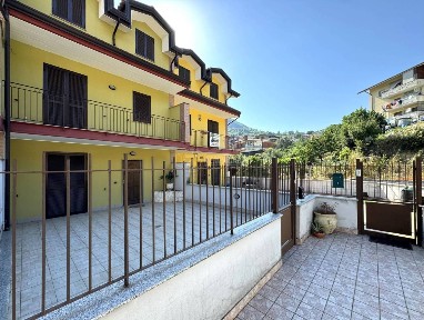Villa a schiera via Giardini di sotto 2/A, Centro, Monteforte Irpino