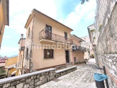 Villa a schiera via Celso, Gesualdo