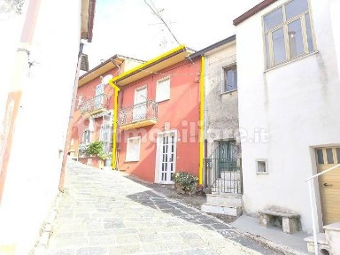 Villa a schiera via Panoramica Limiti, Frigento