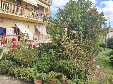 Tuoro sul Trasimeno, Piazza Santa Maria Maddalena, 2