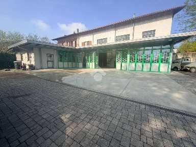 Capannone in Vendita