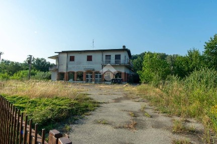 Capannone in Vendita