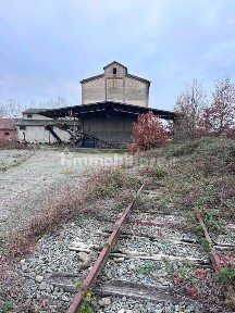 Capannone in Vendita