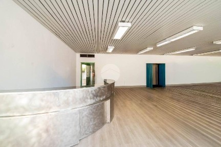 Locale commerciale in Affitto